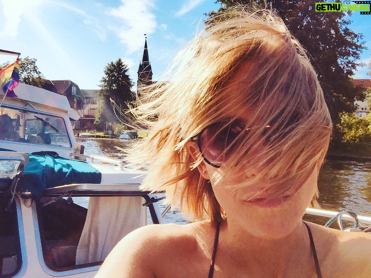 Maxi Warwel - 777 Likes - Ich geh nicht mehr an Land! 🙌 #urlaubaufdemwasser #zeitmitderfamilie #dersommeristwiederda 😍
