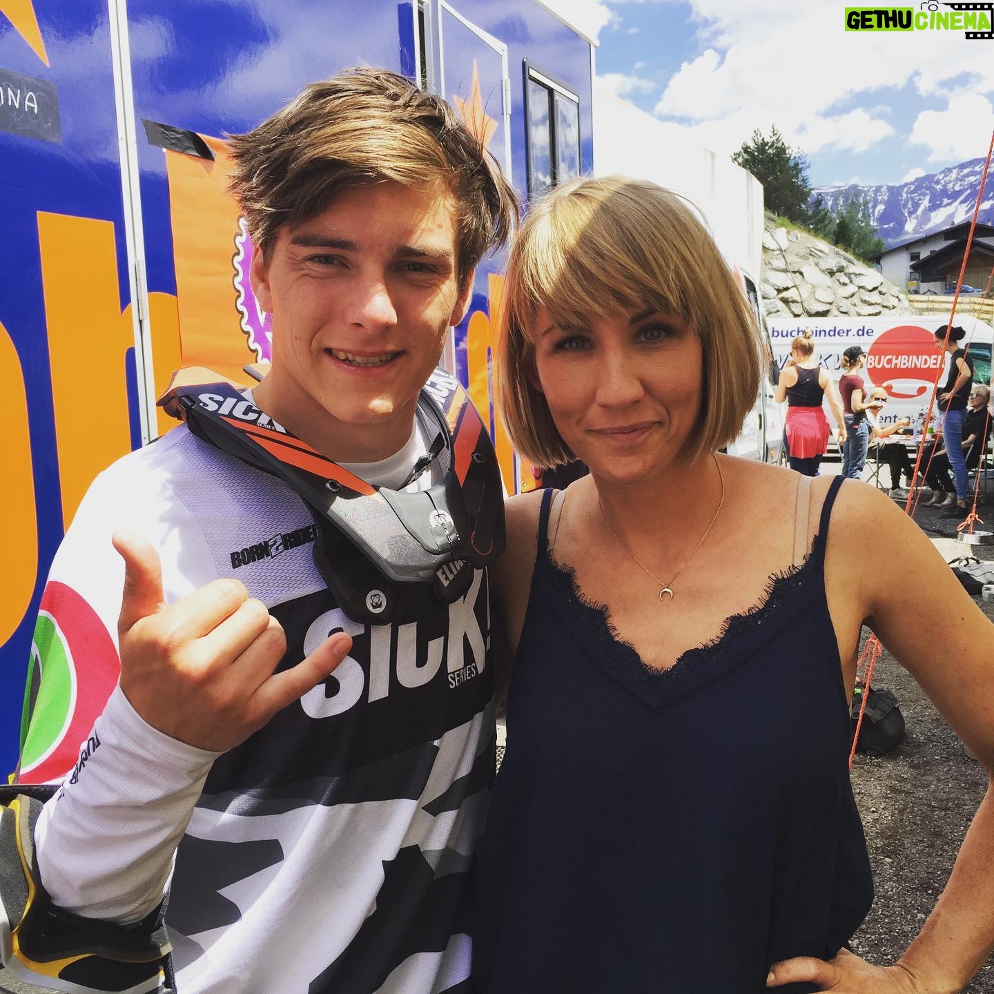 Maxi Warwel - 887 Likes - wen man so alles bei der arbeit trifft... @elias_schwaerzler #kinofilm #madisonderfilm #mountainbike #tirol #neuesprojekt