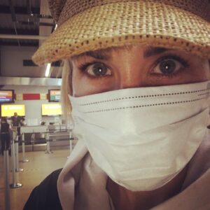 Maxi Warwel Instagram - Incognito 😆 #backtowork #unterwegs #erstesmaldrehenseitcorona #vorfreude @diebergretter_offiziell