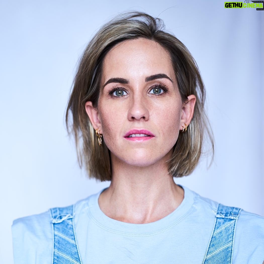 Maxi Warwel - 1.5K Likes - „Foto Nr.3“
#serie #portraits #actress #newhairdocare #blau #berlin #headshot pic by lovely @kimi_palme_portraits h&m by amazing @__julischulz__