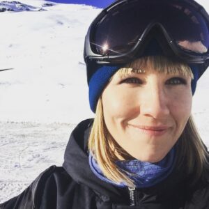 Maxi Warwel Instagram - liebe grüße aus dem urlaub! ach nee, quatsch....is ja meine arbeit! 😜 #diebergretter #ersterdrehtag #ilovemyjob #winterwonderland #dankbar @martin.leutgeb.actor