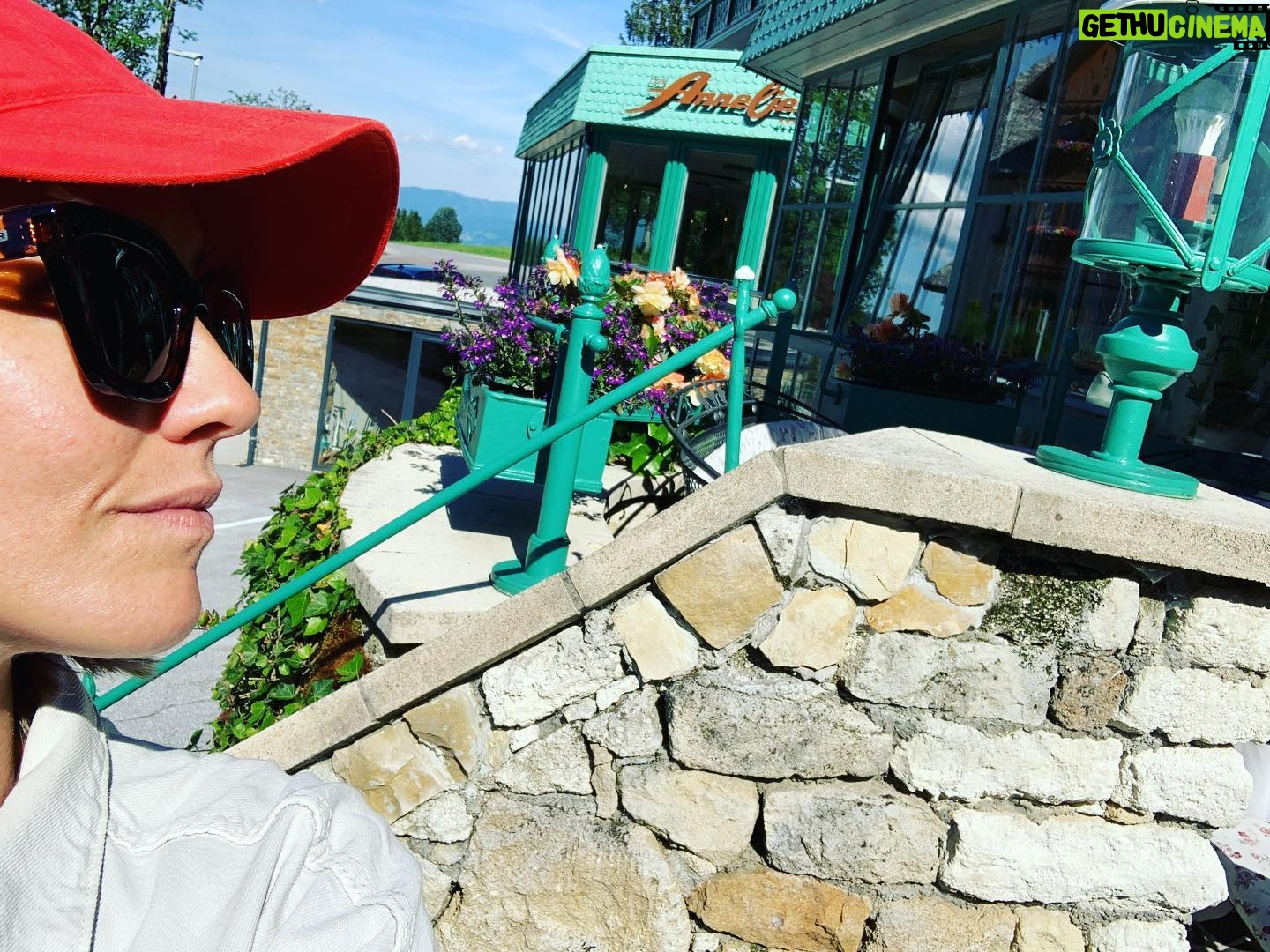 Maxi Warwel - 1.7K Likes - Fühlt sich immer an wie nach Hause kommen… ❤️
Das liegt vorallem an den bezaubernden Hosts Anja und Roland und dem gesamten Team meines geliebten @hotel.annelies #diebergretter #arbeitenwoandereurlaubmachen #wunderschöneshotel
#wunderschönemenschen 💫