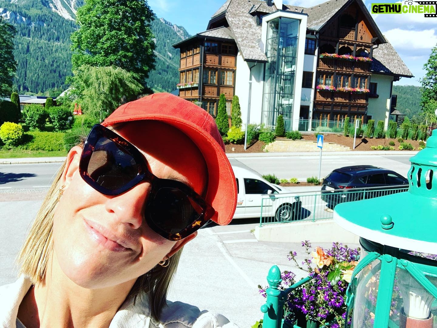 Maxi Warwel - 1.7K Likes - Fühlt sich immer an wie nach Hause kommen… ❤️
Das liegt vorallem an den bezaubernden Hosts Anja und Roland und dem gesamten Team meines geliebten @hotel.annelies #diebergretter #arbeitenwoandereurlaubmachen #wunderschöneshotel
#wunderschönemenschen 💫