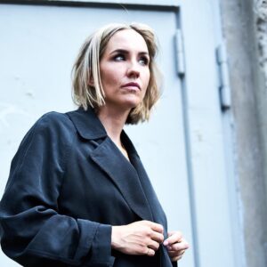 Maxi Warwel Instagram - „Foto Nr. 1“
#neuefotos #newhairdocare #actress #schauspielerin #berlin #allesneumachtderjuli  fotos by lovely @kimi_palme_portraits  h&m by  @__julischulz__