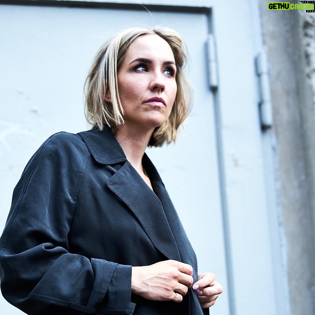 Maxi Warwel - 1.6K Likes - „Foto Nr. 1“
#neuefotos #newhairdocare #actress #schauspielerin #berlin #allesneumachtderjuli fotos by lovely @kimi_palme_portraits h&m by @__julischulz__