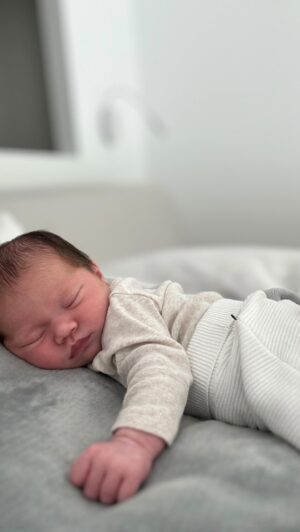 Maxime Langlais Instagram - Mon fils "N’essaie pas d’être parfait, essaie d’être heureux" 💙🙏🏼