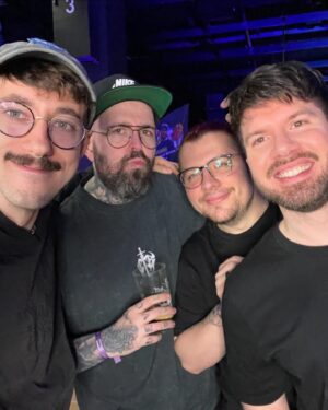 Maximilian Knabe Instagram - 1 Woche Köln:

Eisfest von Pietsmiet gewonnen
Reunion nach 9 Jahren mit @tinnendo 
@knabe_malz released
Papaplatte 2 erschaffen
@gamescomlan durchgeballert
Mit @alishalehmann7 zu Fortnite verabredet
