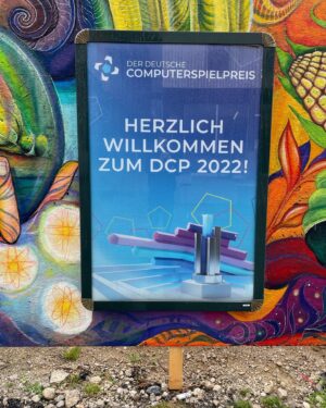 Maximilian Knabe Instagram - „Spieler des Jahres 2022“ -
Gestern verliehen vom @deutschercomputerspielpreis in München.
Hervorheben möchte ich gerne mein Team, ohne das alles was ihr so täglich konsumiert nicht möglich wäre. Leider durften sie gestern nicht alle dabei sein - wir mussten uns also etwas überlegen.

Auch von mir an mein Team: Herzlichen Glückwunsch 🎈 

Speziellen Dank natürlich auch an alle die gevoted haben und an @instinct3, die beste Kreativagentur Deutschlands!