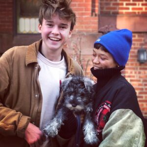 Maxwell Jenkins Instagram - Heart Full. ♥️
(Also definitively the tallest Robinson)

#lostinspace #NYC #robinsonssticktogether #netflix