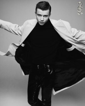 Maxwell Jenkins Instagram - #Actor @MaxwellJenkins Photographed by Ben Cope (@Ben_Cope) wears #DolceandGabbana, #ChristianLouboutin & #DavidYurman styled by Enrique Melendez (@mrenriquemelendez) with Grooming by: Michael Dueñas (@michaelduenas) for our first cover of 2023!!!
He’s grown up before our very eyes! At just 17 he’s already racked up some pretty MAJOR career credits, from @Sense8 to reviving an ICONIC lead in @LostInSpace to now costarring in @Appletvplus’ #DearEdward (just to name a few 😅)! Did you know that he grew up in the #CIRCUS? Or that he’s also an accomplished musician AND #acrobat as well?! WOW indeed! Catch our entire incredible chat with the young multifaceted talent only @ #linkinbio!!!🔥 As told to @Corey.Guevarra #EditorInChief
