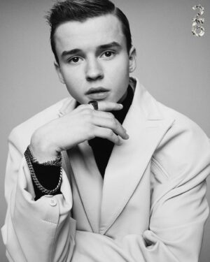 Maxwell Jenkins Instagram - #Actor @MaxwellJenkins Photographed by Ben Cope (@Ben_Cope) wears #DolceandGabbana, #ChristianLouboutin & #DavidYurman styled by Enrique Melendez (@mrenriquemelendez) with Grooming by: Michael Dueñas (@michaelduenas) for our first cover of 2023!!!
He’s grown up before our very eyes! At just 17 he’s already racked up some pretty MAJOR career credits, from @Sense8 to reviving an ICONIC lead in @LostInSpace to now costarring in @Appletvplus’ #DearEdward (just to name a few 😅)! Did you know that he grew up in the #CIRCUS? Or that he’s also an accomplished musician AND #acrobat as well?! WOW indeed! Catch our entire incredible chat with the young multifaceted talent only @ #linkinbio!!!🔥 As told to @Corey.Guevarra #EditorInChief