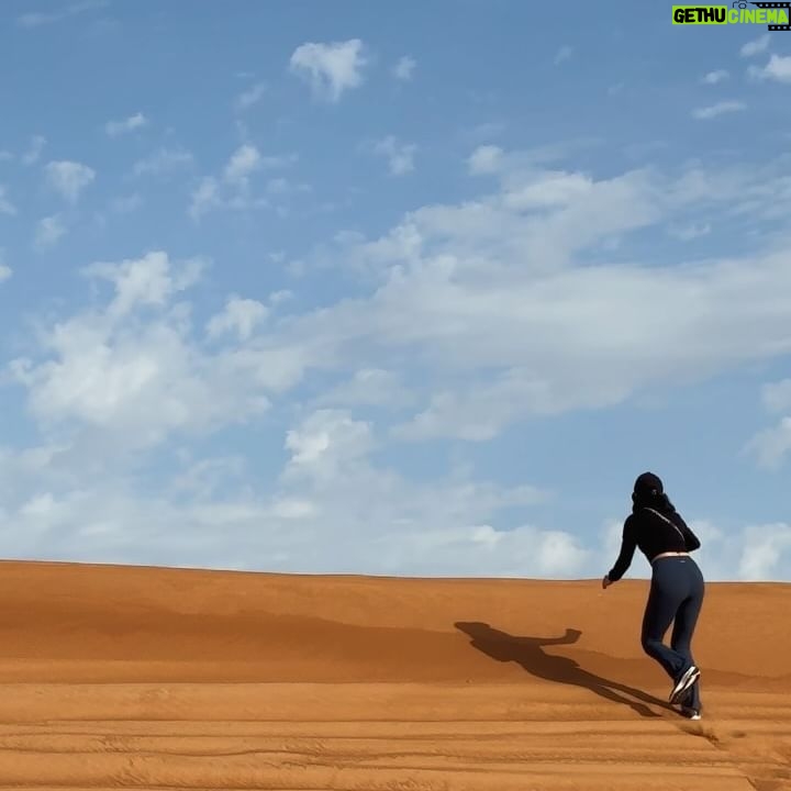 May Phua - 3 Likes - Hot, arduous to walk on sand. Walked uphill to inhale the beauty of seeing the vastness of the desert.
And jumping up doesnāt make it easier, thank goodness the photographer wasnāt too badš.
#dubaidesert