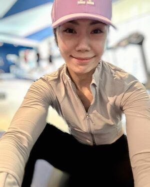 May Phua Instagram - Take baby steps, be patient. It’s not easy to stay motivated and upbeat all the time on a fitness journey. Even professional athletes have to take time off from their “work” (training and conditioning).
The first thing I always share with my clients, be patient with yourself.

I always start with a thank you whenever they DM me, because that’s the most important step and hardest part of starting to let go of their past habits. Understand the value of your choice and the reason for that moment, whenever you hit a roadblock, that’s going to be the reason why you cannot take a short cut.

Most trainers take years to be where they are today, a few weeks and months is not going to make you a different person. The numbers will change, however the physical outlook, the strength and mass along with the ability to maintain that level even when you’re “off” training… that will take years.

Even so, each step ahead to create change is a HUGE leap. Why? Because an emotional and mental shift is stronger than any forces in our lives. If you keep building up that intrinsic power, what you gain will eventually be more than what you have expected. Gaining the power to control your mind.

If you are on this path, well done my friend 🙌🏻🙌🏻🙌🏻 you are doing amazingly well ❤️.

#mythoughts #personaltrainer #pilatesinstructor #fitness #fitnessmotivation #strengthtraining #strongwomen