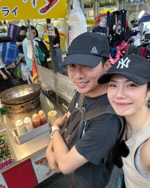 May Phua Instagram - People Watching 👀 , Caffeine Loading, Food Tasting and alot of Mindlessly Walking around.
Being in the Present.
#mykindofhappiness #noschedule