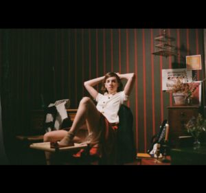 Maya Hawke Instagram - Blue hippo in one hour, link in my story xxx 🎥 @that___binch and @shotbyalexandra