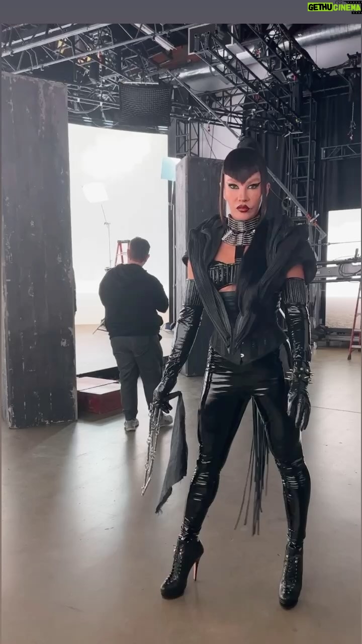 Mayling Ng - 1.2K Likes - Love what you do and never work a day in your life 🖤 Working 🎥 with friends old & new 🙌
#BTS 🎬 with the cast and crew who were all badass and made it a fun 1 ❤️
@andycheng23 @rictus_erectus @rajajcollinss @therealmarkusliedtke @flavialowenstein
DIRECTOR @juanazulay
HAIR @jaime.creates
MUA @jessicavergon
ASSASSINS @erinwushu @peipeialena @lunaelortegui 🔺
If you are on this reel and I don’t have your @ please msg me to add✊ NRCity #ladyx