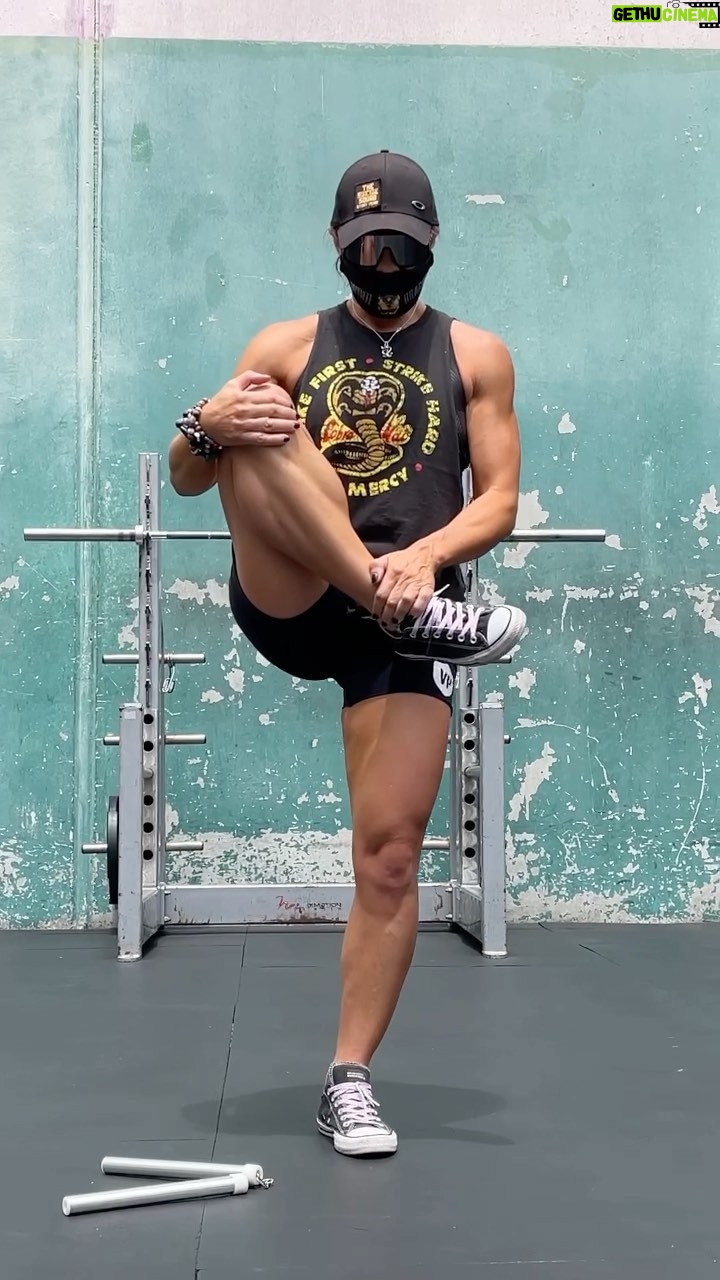 Mayling Ng - 890 Likes - Stretching 🙆♀️ mobility ❤️🩹 balance with Martial art work is how I love ending my workout 🏋️♀️
This is my hip flexor to back kick flow💫 and helps my recovery from being bucked off a horse 🐎 on a movie set 🎥 landing on my hip bone 🦴 @VitalPerformance RECOVER #WellnessIsVital #vitalpartner