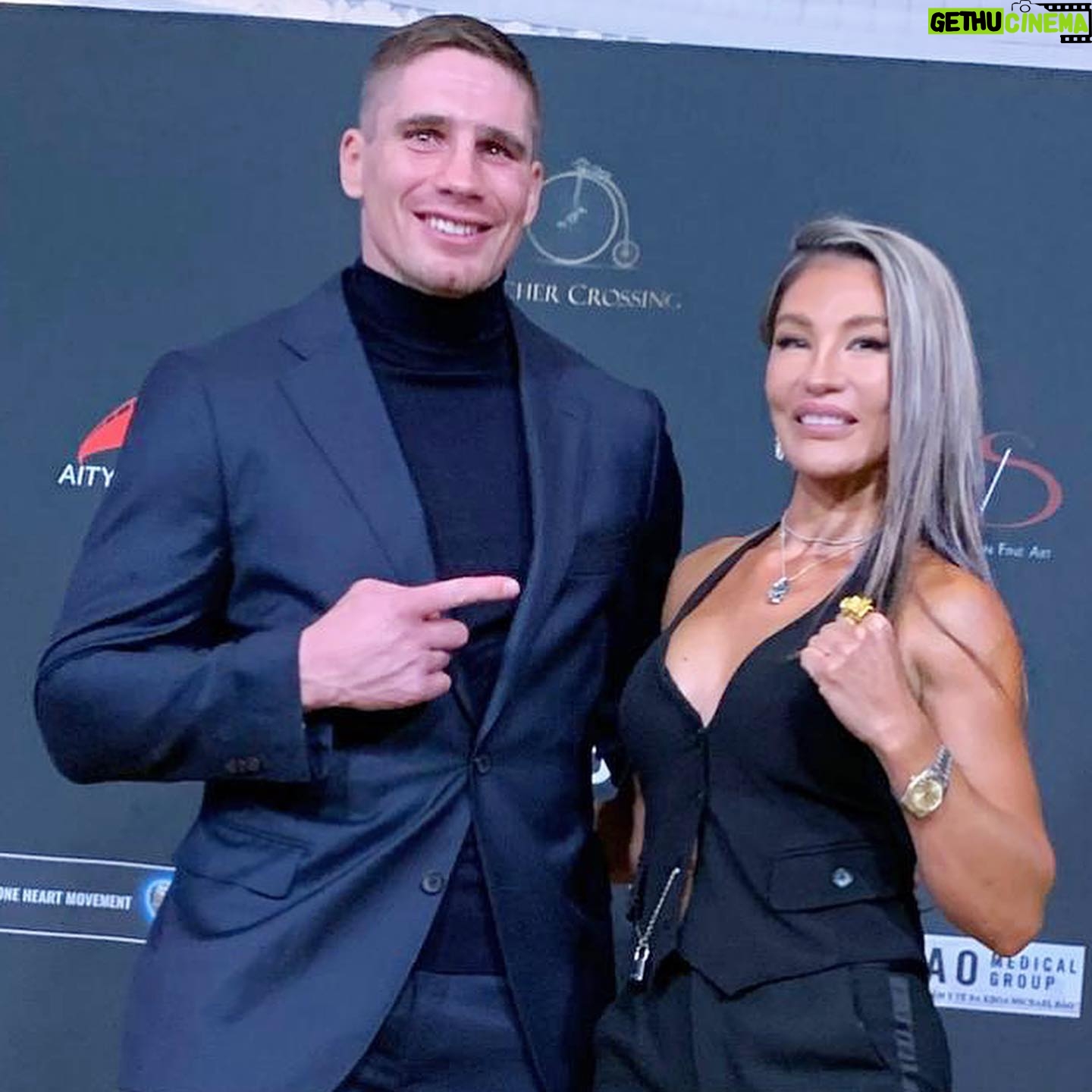 Mayling Ng - 1.2K Likes - With the World Champ and Actor @ricoverhoeven who came to support me on my big night receiving the Rising Star award 💫
MUA @elaynabachman
HAIR @styles_by_td
Took a while to post 🙌 as waiting for the professional pics to come 🙃 ……but these from my phone will have to do 😅
