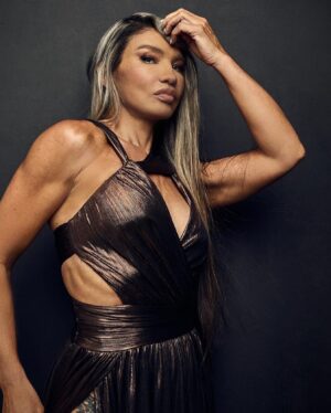 Mayling Ng Instagram - Posted • @lotwhitedragon Meet TEK- Given her circumstances as a dirty cop with a merciless attitude! Mayling told us she chose Tek’s backstory that there was a debt with a price on her head, so to her she was fighting for her life, it was down to them or me outlook with no remorse to her badge, partner or conscience 
LEGEND OF THE WHITE DRAGON 🐉 FILM @maylingng @batinthesun @jdfffn @jasonfaunt #lotwd #teamlotwd #whitedragon