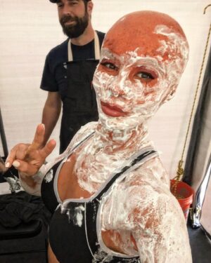 Mayling Ng Instagram - You asked for more @thesuicidesquad Mongal scope 🧡
The @legacyeffects team was so good at keeping #Mongal make up on ✊ when I wrapped sometimes it took us 2hrs to get it all off🥵 #SFX insiders trick….lathering on shaving foam in a sauna tent✌️ @dccomics