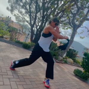 Mayling Ng Instagram - If you are not willing to learn, no one can help you.
If you are determined to learn, no one can stop you!🤙
#KungFu ⚔️ drills in the front garden of my new home 🏡 #malibu
with @wushushaolin 🐲
@vitalperformance #athlete #ad