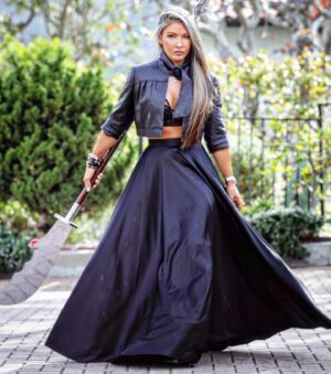 Mayling Ng Instagram - Warrior Queen 👑 ⚔️ article coming soon @artconfidentialmag 

Outtake @wsfineartfabian 
Dress @jennyrozhkovadesign 
Kung fu @wushushaolin