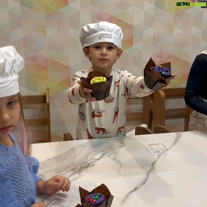 Mayra Méndez - 3 Likes - Nuestro fin de semana 🤍
Hoy llega papá 😍