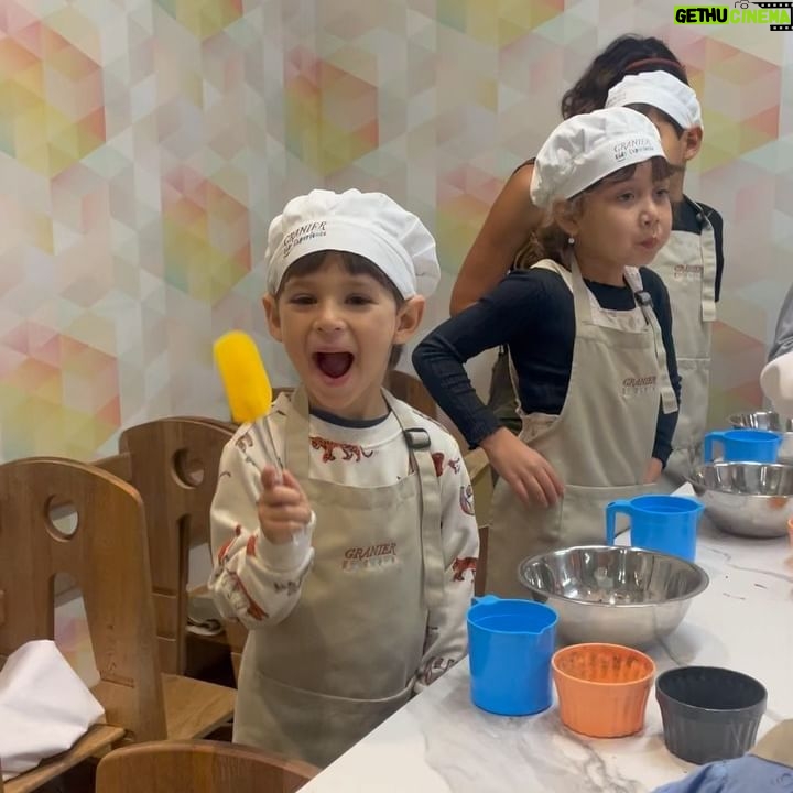Mayra Méndez - 3 Likes - Nuestro fin de semana 🤍
Hoy llega papá 😍