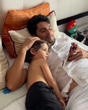 Mayra Méndez Instagram - El tiempo me ha pasado tan rápido que no quiero olvidar. 

🤍