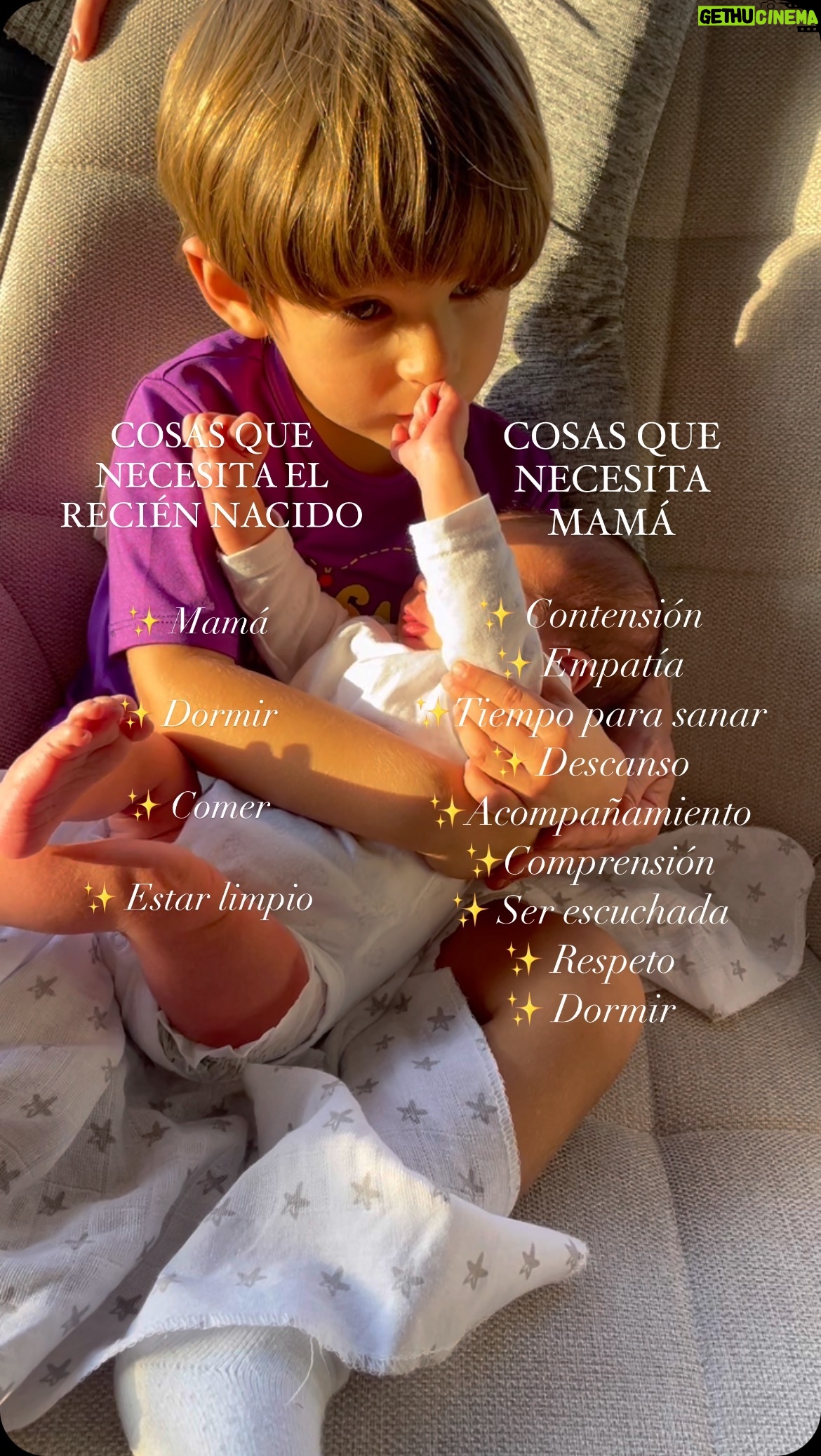Mayra Méndez - 3 Likes - Que compleja es la maternidad.
Por un lado te hace sentir el amor más grande, te da las relaciones más hermosas que puedes tener, te muestra lo capaz que puedes llegar a ser, te reta, te hace ser mejor ser humano. Pero por otro lado, te desequilibra, te regala nuevos miedos, te llena de pensamientos extraños, te desorienta y maneja tus emociones.
No es por nada. Pero de verdad que las mujeres somos arrechas por lo que nos toca como género vivir y sentir.
Este mensaje me lo conseguí y es muy cierto. Si estas cerca de una mujer que acaba de ser mamá, entiéndela, ayúdala, escúchala.