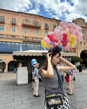 Mayu Sugieda Instagram - ☺︎
最近は、お仕事の告知などが続いていたので🥹
プライベート写真も色々載せていきます！！

先日行った、ディズニーショット🏰
お付き合いいただけると嬉しいです❤️❤️❤️

アルバムを振り返ったら…
写真や動画もあったので📸🎥
たくさん投稿しますね🤣🫡🥳🤩笑

#Disney #Tokyo #Japan
#ディズニー #ディズニーシー
#ディズニーコーデ #派手コーデ #ディズニー写真部 
#ディズニー風景 #ディズニー部 #ディズニー写真 
#ディズニー好きな人と繋がりたい
#ディズニー好きと繋がりたい 
#ファンタジースプリングスも行きたい
#オープン前 で #音楽 だけ付けてみた ( #気持ち 😂🥲笑笑)