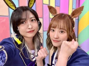 Mayu Yoshioka Instagram - #ぱかライブTV 共演者の皆様と🫶

初めてばかりで緊張してたんですが、皆さんにたくさん支えていただき、乗り越えることができました…！
(みんな本当に可愛い面白いすごい天才)

エースのパペットとも撮ることができました。
ほんっっっとにかわいい。最高でした✨

#ウマ娘