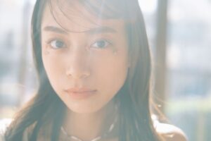 Mayuna Saburi Instagram - 【ご報告】

この度、私 佐分利眞由奈は11年間在籍しておりました
エイジアプロモーションを2024年3月31日をもちまして
円満に退所いたしましたことをご報告させていただきます。

夢を抱いた当時16歳の私を、
地元である名古屋まで会いにきてくださり、
迎え入れてくださいました所から、右も左も分からない私にたくさんの愛情をもって育ててくださいました。

新しい環境での挑戦に背中を押してくださった
エイジアプロモーションには心より感謝しております。

そして本日4月1日よりナンバーエイトに所属する事となりました。
更なる高みを目指して精進して参りますので、
応援していただけましたら幸いです。

どうぞよろしくお願い申し上げます。

2024.04.01
佐分利眞由奈