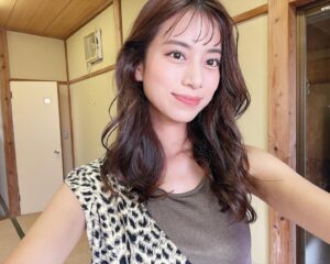 Mayuna Saburi Instagram - テレビ 朝日『イワクラと吉住の番組』
ありがとうございました🪨🪓

インパルス板倉さんの脚本ドラマ「自己肯定感が高すぎる人」に出演させていただきました📺舞台はまさかの旧石器時代…！

とても楽しい撮影でした🪵🌳
TVerでも配信されていますので是非〜！！

#イワクラ吉住 
#イワクラと吉住の番組