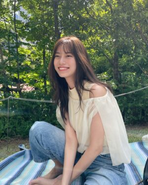 Mayuna Saburi Instagram - 外が気持ち良い🍃☀️✨

#ootd #outfitoftheday 
#さぶりんこーで