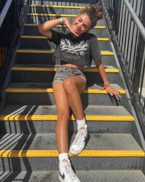 McKenna Roberts Instagram - Only fun is authorized this summer ☀️ What are your summer plans? 
#summervibes #summertime #fun #inthesun #hellosunshine