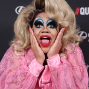 Meatball Instagram - Went to the @queerty queerties and didn’t win anything, but I did eat: 4 Mac and cheese balls, 2 sliders, 2 sushi things, a spring roll, and some sort of popcorn chicken.
I drank: 2 glasses of free wine, 3 glasses of free champagne, and 1 tequila soda.
So who realllllly won?

Fresh wig by @fenabarbitall