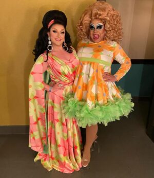 Meatball Instagram - Last night @bendelacreme and I raised some big bucks for a killer cause with @plannedparenthoodla at @shrinela - freedom of choice babeeyyyyy!! ❤️ #plannedparenthood #prochoice
Hair @fenabarbitall