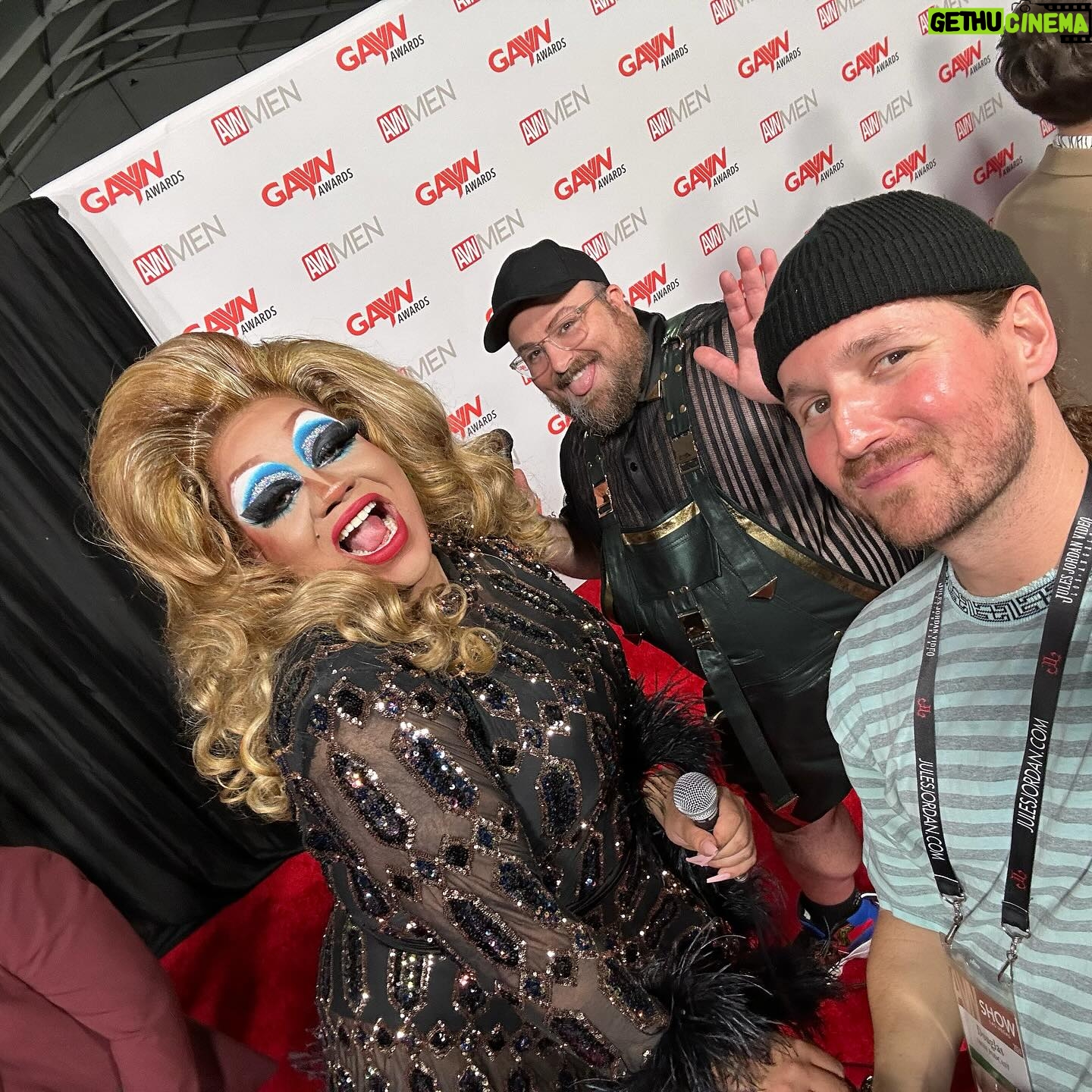Meatball - 2.3K Likes - Had so much fun on the GayVN red carpet last night. Met a lot of horny people… thanks @avn
Also i was on tequila.