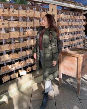 Mecco Chang Instagram - Bright winter in Japan. We are in the mood of love. 
🍁🌞
陽光燦爛的冬季是小清新

史詩般的文藝建築 絕美而壯麗￼

八方美景盡收眼底 

捎來放鬆的節奏  是愛情呀…♥️