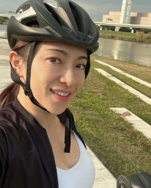 Mecco Chang Instagram - Planned to take both my golf and boxing classes back this month. Also I’ll be interested in water skiing in the summer. Let’s stay motivated in 2024! 🥳🥳🥳 

最近收了一位之前在美國的學生曾經中斷過減肥，現在又回來找我要重新減重了，所以我要帶她一起減重，順便我要把我自己練得更棒。🥰
