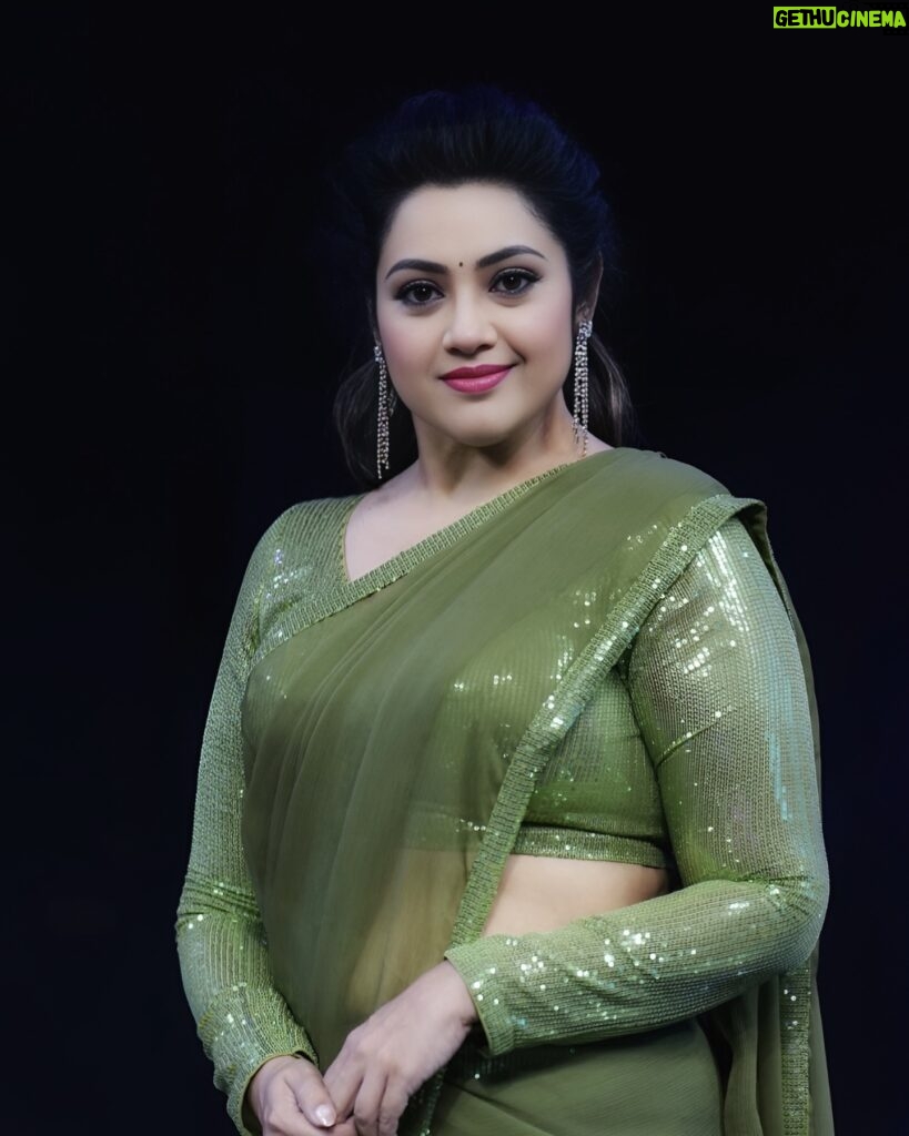 Shell Meena Actress Meena HD Instagram Photos and Wallpapers June 2024 | Gethu Cinema