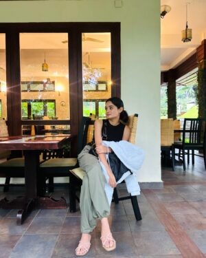 Meenakshi Anoop Instagram - Last set from the vacay🤎✨