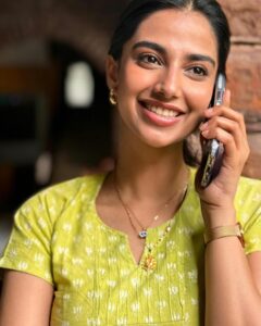 Actress Meenakshi Chaudhary HD Instagram Photos and Wallpapers June 2024