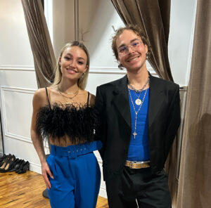 Megan Guénard Instagram - LA CONFESS EST TERMINÉE🥹😱

Que dire de cette aventure si enrichissante, impressionnante et humaine! J'ai le cœur gros de réaliser que cette saison est officiellement terminée... Une expérience qui m'a fait énormément grandir, qui m'a fait rencontrer de magnifiques personnes, qui m'a fait vivre toutes sortes d'émotions❤️‍🔥

Je vous le dit et le re-dit, je suis TELLEMENT reconnaissante de tous l'amour qu'on reçoit, de toute la beauté et bonté qui nous entoure et de toute la chance qu'on a d’avoir des gens qui ont accepté d'embarquer dans ce projet si formidable. Ne cessez jamais de croire en vos rêves et foncer dans ce que la vie vous offre, car on ne sait jamais ce qu'elle nous réserve réellement et qui n'essaie rien ne gagne rien💭

Alors, je vous remercie cher public d'être assidu et de nous encourager. Merci également à mon agent Pascal Martineau de l'agence Artistique Marie-Prose qui me guide si bien dans mon parcours professionnel et qui est devenu aussi mon bestie! Merci à Montréal CoWork et Jordan Jacquier qui nous ont accueilli si chaleureusement dans leurs locaux. Merci à Estelle Gagné lors du segment Relaxe-Respire qui nous offre des connaissances si pertinentes pour vivre pleinement et aisément (sa plateforme de yoga en ligne: Espace M Yoga est super aussi, sa mérite d'y jeter un coup d'œil). Merci à chacun de nos invités si formidables qui ont accepté de venir discuter avec moi et de s'ouvrir réellement. Merci à Mélodie, Vanessa et Costa de la Maison La Petite Robe Noire pour mes outfits de feuuuuu! Merci à Audrey et Martine du Studio Hygge et l'Authentique Demoiselle qui ont poupouné les invités et moi-même TOUT au long de la saison. Merci à Poches & fils pour les magnifiques cadeaux originaux qu'on a pu offrir aux invités. Merci à Hubu pour un segment exclusif qui nous a permis de se connaître davantage grâce au hasard. Merci à Charles Béland pour nos photos officielles de La Confess qui sont tout simplement magnifique🤩

MERCI MERCI MERCI INFINIMENT À TOUS!! 

Au plaisir de vous revoir pour un prochain épisode de La Confess, full loveeeeee xo
Ps. Rends-toi ce dimanche à 18h sur ma chaîne YouTube afin d'avoir un aperçu des coulisses de La Confess👀