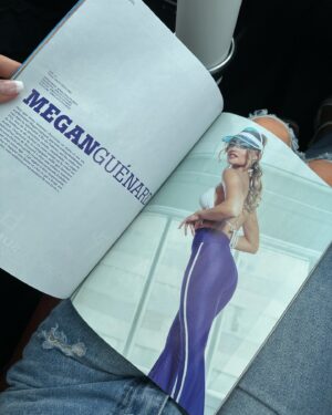 Megan Guénard Instagram - SUMMUM COVERGIRL😎

Aujourd’hui, c’est vraiment une journée spéciale, je suis dans les épiceries, pharmacies, un peu partout et même dans le coup d’œil qui mentionne que je suis dans le summum et que je suis la COVERGIRL!! 

Une expérience mémorable qui est représente bien qui je suis: ouverte à sortir de sa zone de confort, capable d’exprimer ses limites et qui prône l’acceptation de soi🫶

Ce n’est que le début de nombreuses aventures! Merci énormément à mon agent Pascal Martineau de @agenceartistiquemarieprose qui m’encourage et me guide dans mon parcours si déjà incroyable à mon âge🥹

Merci aussi à l’équipe du @summummagazine pour cet expérience incroyable avec des gens si talentueux: @carl.theriault.photo et @beautybymoraima ❤️
