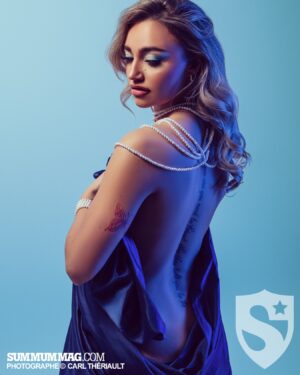 Megan Guénard Instagram - SUMMUM COVERGIRL😎

Aujourd’hui, c’est vraiment une journée spéciale, je suis dans les épiceries, pharmacies, un peu partout et même dans le coup d’œil qui mentionne que je suis dans le summum et que je suis la COVERGIRL!! 

Une expérience mémorable qui est représente bien qui je suis: ouverte à sortir de sa zone de confort, capable d’exprimer ses limites et qui prône l’acceptation de soi🫶

Ce n’est que le début de nombreuses aventures! Merci énormément à mon agent Pascal Martineau de @agenceartistiquemarieprose qui m’encourage et me guide dans mon parcours si déjà incroyable à mon âge🥹

Merci aussi à l’équipe du @summummagazine pour cet expérience incroyable avec des gens si talentueux: @carl.theriault.photo et @beautybymoraima ❤️