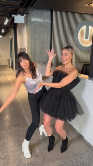 Megan Guénard Instagram - 🎭✨C’est incroyable comme le temps file! Nous voilà déjà à la TROISIÈME semaine de La Confess, et je suis super excitée de vous annoncer notre prochaine invitée: la talentueuse Joëlle Lanctôt (@jojo_lanctot ) 🙌

Comédienne et chanteuse au CV impressionnant, Joëlle a illuminé de nombreuses comédies musicales, des pièces de théâtre et bien plus encore avec son immense talent!

Ce DIMANCHE à 18h, rejoins-nous sur ma chaîne YouTube (le lien est dans ma bio u knoww) pour plonger dans l’univers de cette femme exceptionnelle. Avec son entregent remarquable et sa joie de vivre contagieuse, Joëlle va nous partager son parcours, mais surtout QUI elle est réellement🤗

Prépare-toi à être captivé et à découvrir ses secret les plus croustillants... À dimanche 🕡 #LaConfess #realtalk