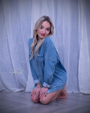 Megan Guénard Instagram - Last but not least😇

•
Hair by @lauthentiquedemoiselle 
Makeup by @studio.hygge.ca 

#photoshoot #photography #inspiration