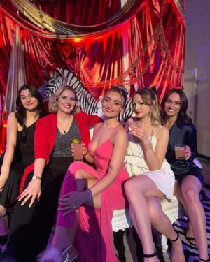 Megan Guénard Instagram - Photo dump de notre belle soirée entre copains hier au gala @influencecreation , full loveeeee🫶

Makeup by: @84martini @studio.hygge.ca 
Hair by: @sls.beauty 

Merci tellement🥹